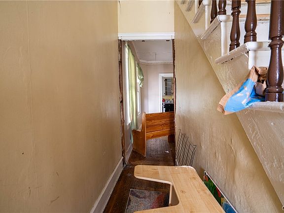 5th image of 68 Alexander St