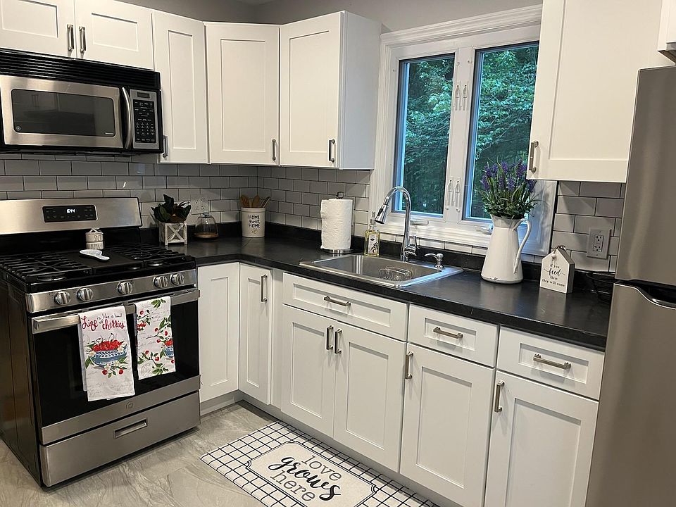 Newly Renovated Kitchen
