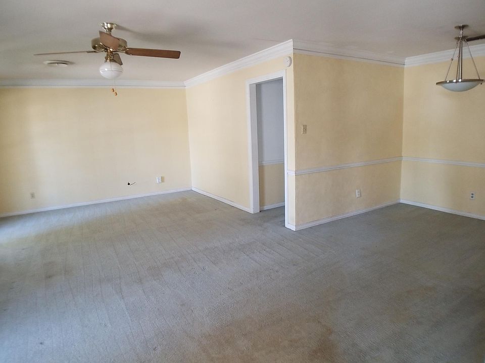 1st image of 450 N Columbia St