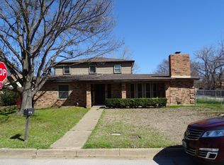 1501 Warren Ln, Fort Worth, TX 76112