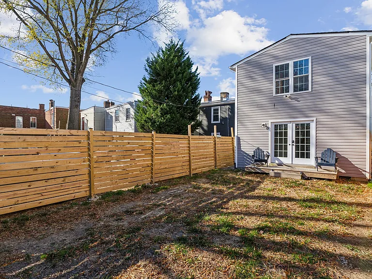 113 S Laurel St #A — Photo 31