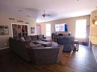 4 bed, 1841 sqft, $2,100 — Photo 4