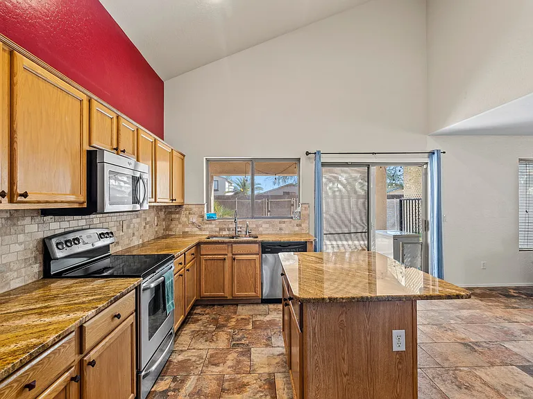 3299 E Boston St — Photo 14