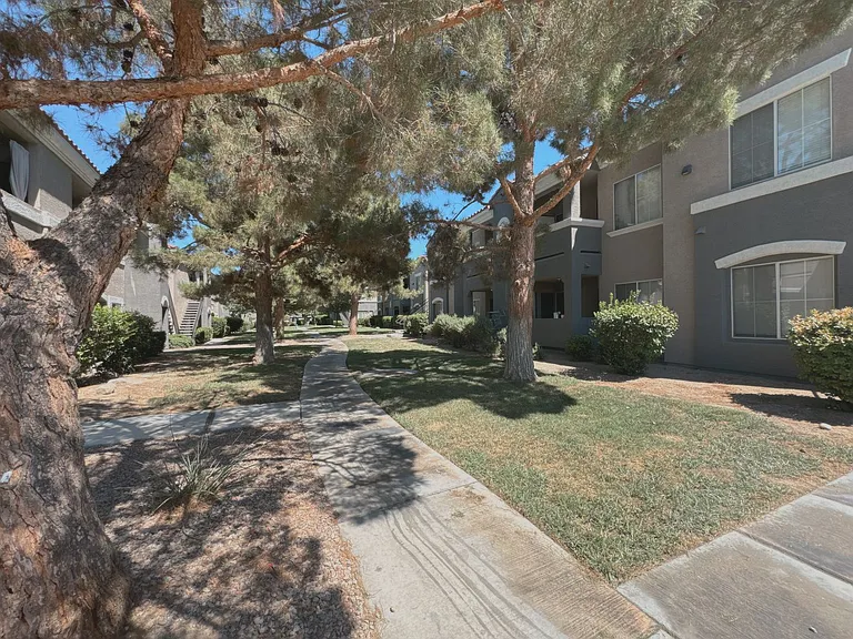 10245 S Maryland Pkwy #130 — Photo 15
