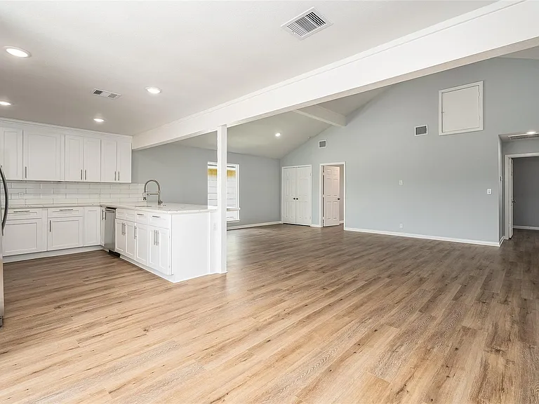 901 Bonita St — Photo 15