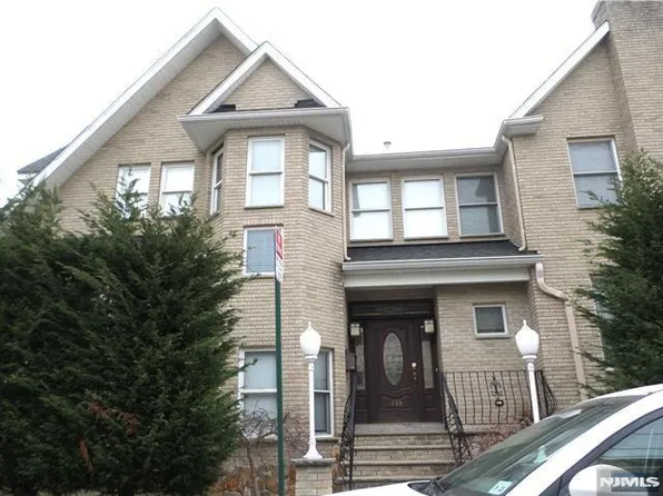 1628 William St, Fort Lee, NJ 07024