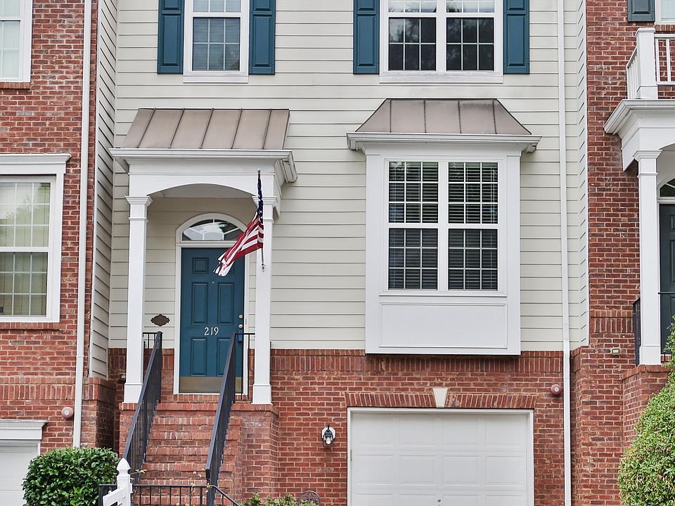 1st image of 219 Balaban Cir
