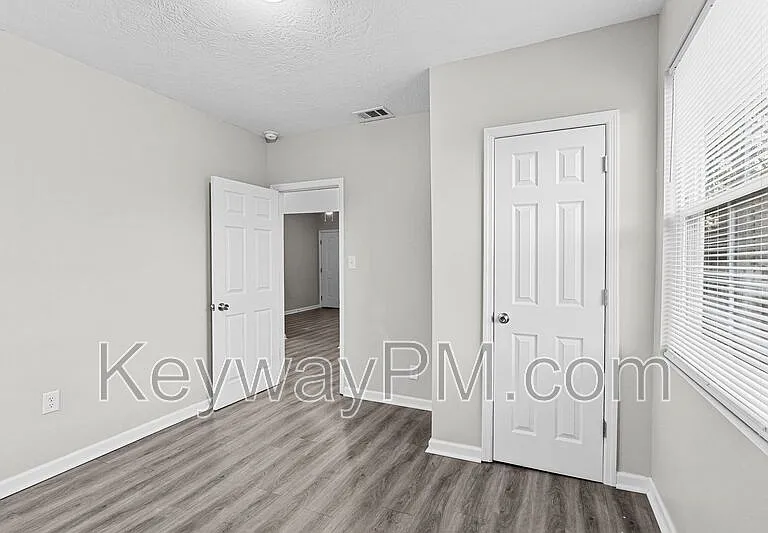 1120 Dodge Ln #10 — Photo 9