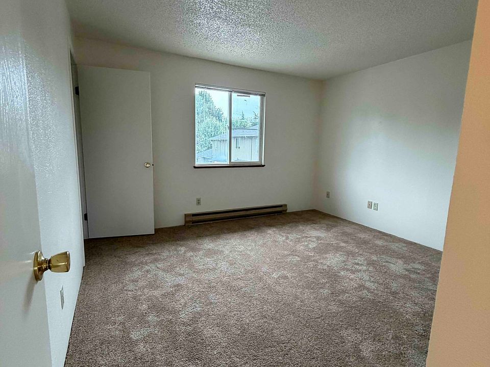 1st image of 112 SW 3rd Ave APT 3