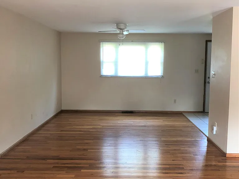 20 Berkley Dr — Photo 3