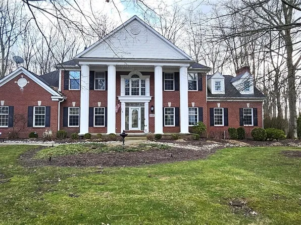 515 Woodview Trl, Aurora, OH 44202