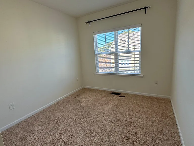 723 Edgewater Ridge Ct — Photo 16