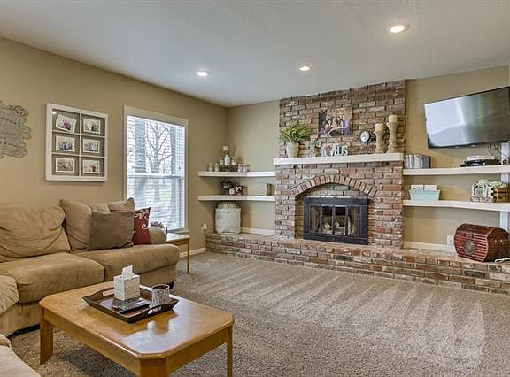 4th image of 8203 NW Twin Oaks Dr