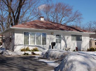 2404 Hawk Ln, Rolling Meadows, IL 60008