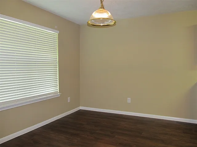 3 bed, 2.0 bath, 2177 sqft, $2,095 — Photo 4