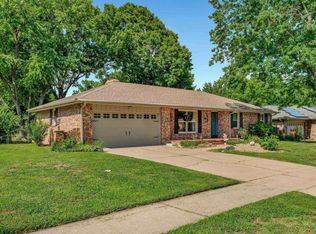 5416 SW 12th Ter, Topeka, KS 66604