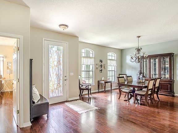 5th image of 428 Shady Pine Ct