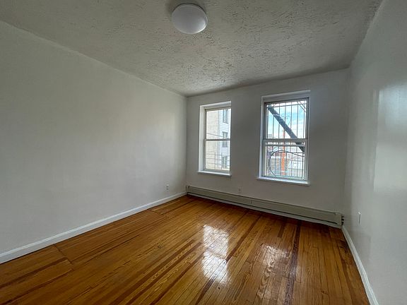 5th image of 7410 15th Ave #2