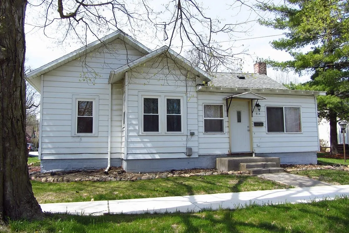 514 S West St photo 1