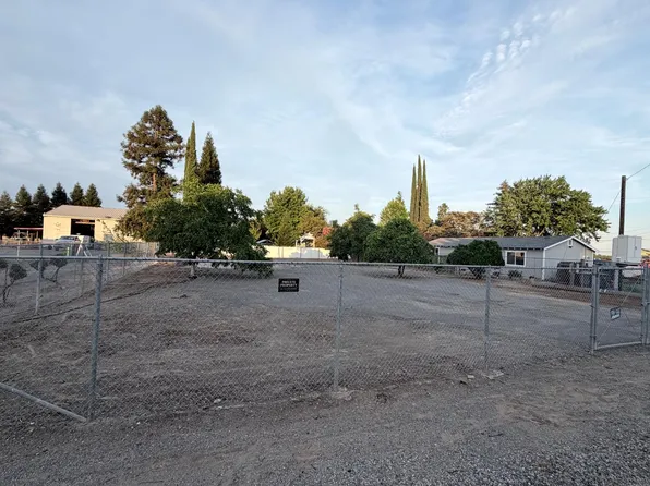 3267 Feather River Blvd, Olivehurst, CA 95961