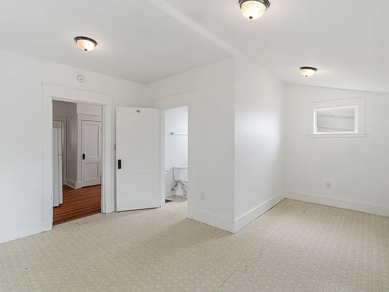 2315 Linden Ave #1 — Photo 15