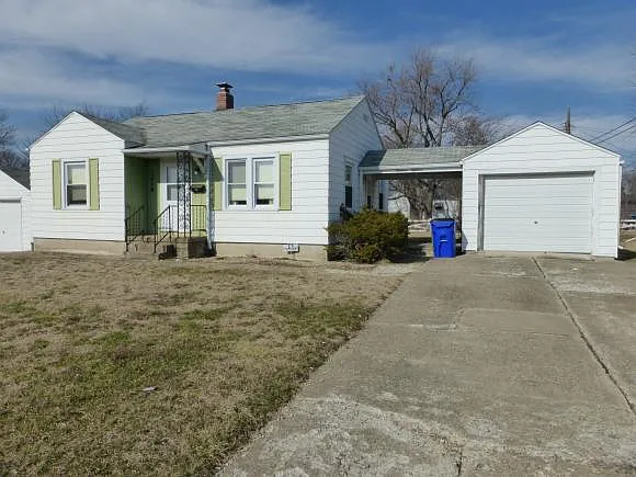 1418 W King St photo 1