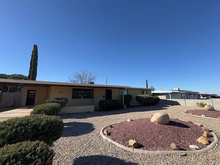 189 E James Dr — Photo 2