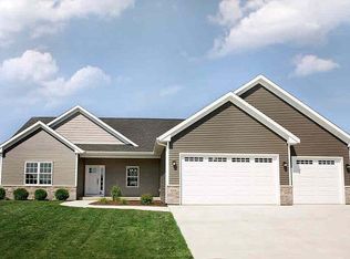 6134 Christie Ct, Davenport, IA 52807