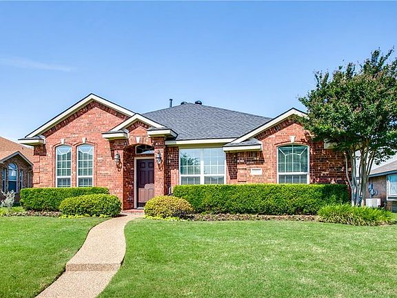 3rd image of 8801 Oakwood Ln