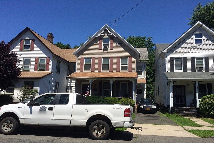 1st image of 21 Hudson Ave