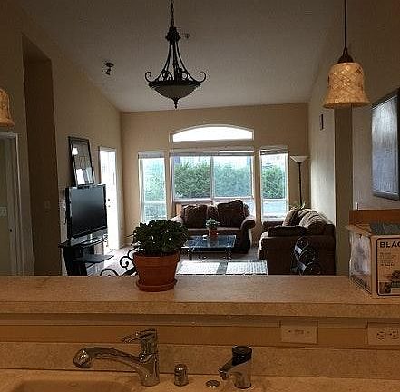 5th image of 12224 NE 8th St APT 213