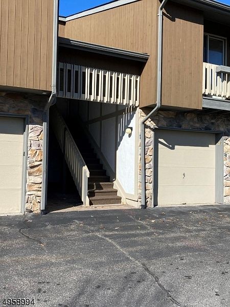 1st image of 12 Paris Cir