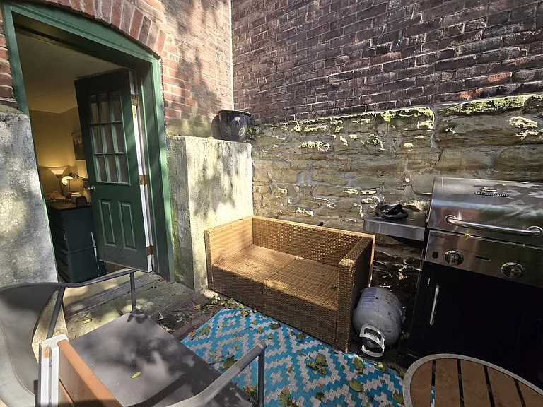 1239 Buena Vista St #1 — Photo 15
