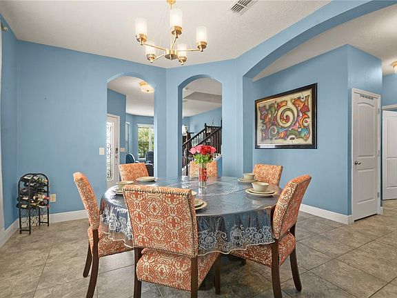 5th image of 5240 Villa Rosa Ave