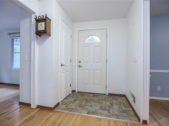 4th image of 41 Timberline Dr