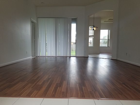 3rd image of 2386 SW Abalon Cir