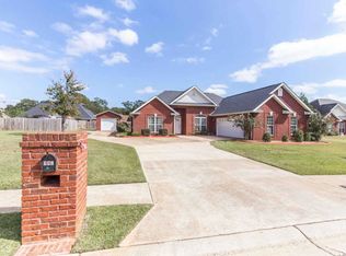 102 Selwyn Ct, Kathleen, GA 31047