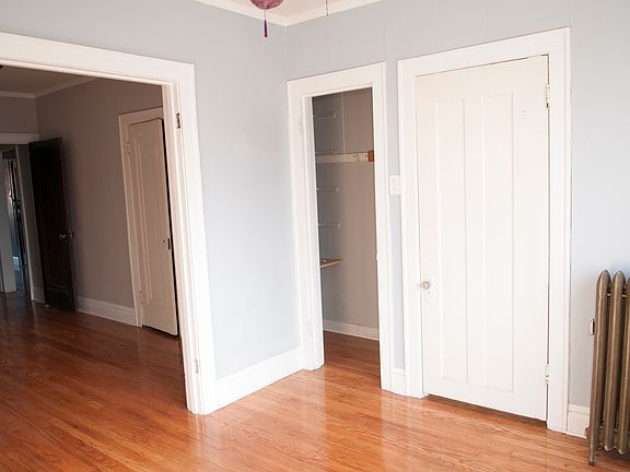 4th image of 6234 N Oakley Ave APT 2