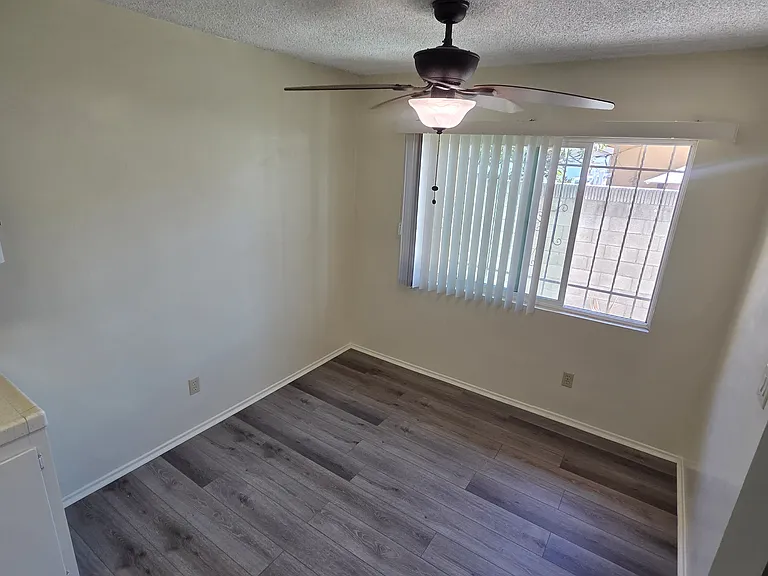12520 Oxford Ave — Photo 3