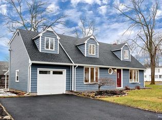 90 Harding Rd, Wyckoff, NJ 07481