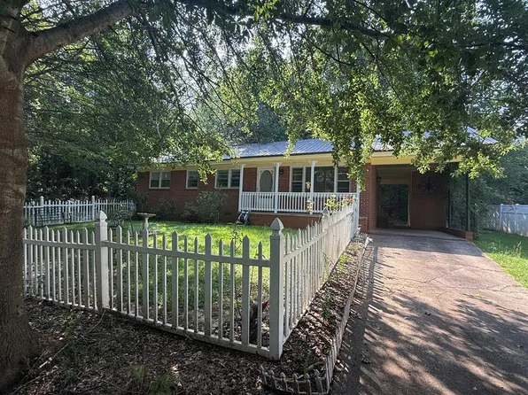 114 Lynnview Dr, Americus, GA 31709