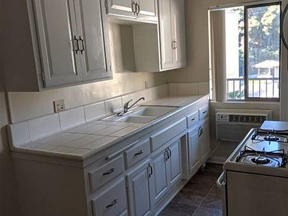 5th image of 414 S Rose St APT F