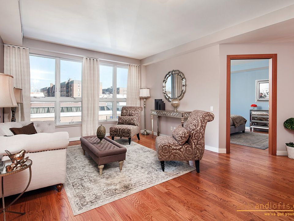 1st image of 3144 Emmons Ave APT 303