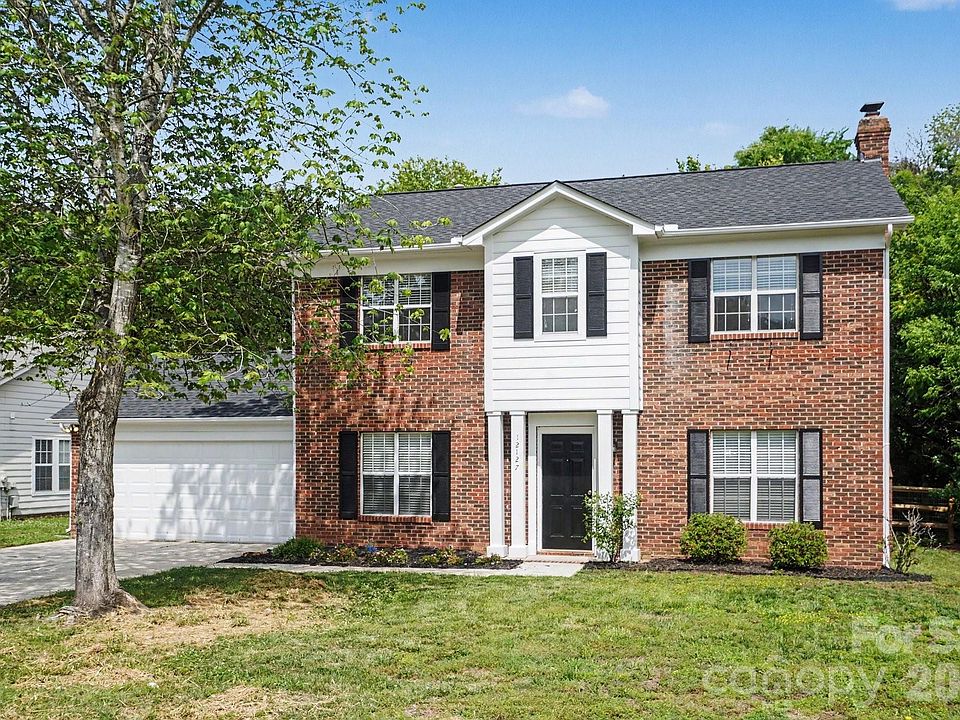 1st image of 12127 Landing Green Dr