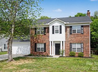 12127 Landing Green Dr, Charlotte, NC 28277