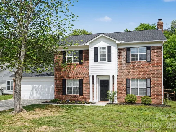 12127 Landing Green Dr, Charlotte, NC 28277