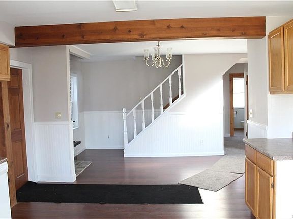 5th image of 6891 Wellington Dr