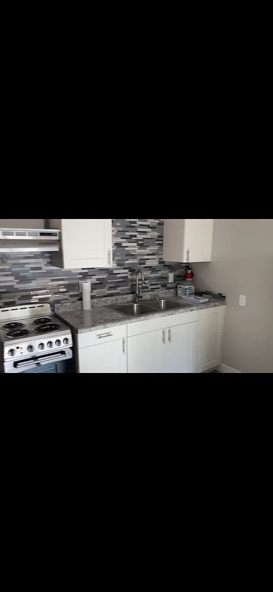 Building Photo - 1215 Sylvan St #17