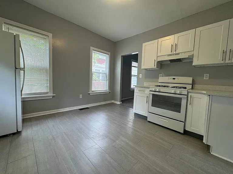 41-43 New St #2 — Photo 8