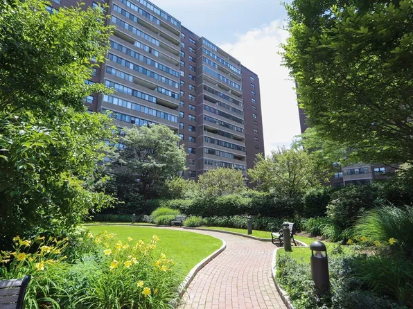 9 Hawthorne Pl APT 2C, Boston, MA 02114